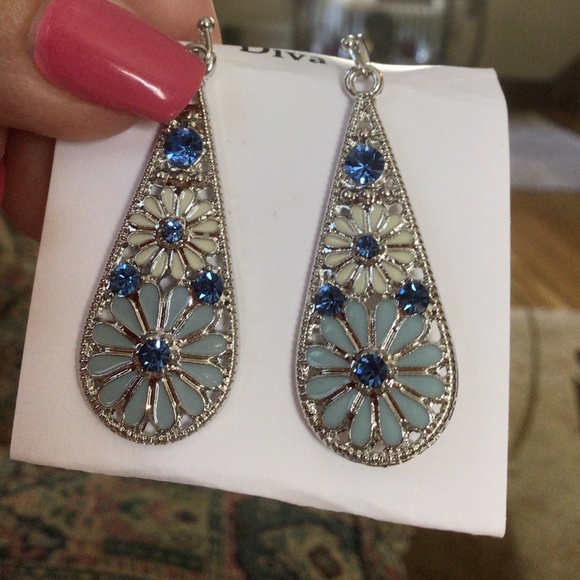 Womens Silver Daisy Drop Enamel Rhinestone Accent Earrings - Picture 3 of 6